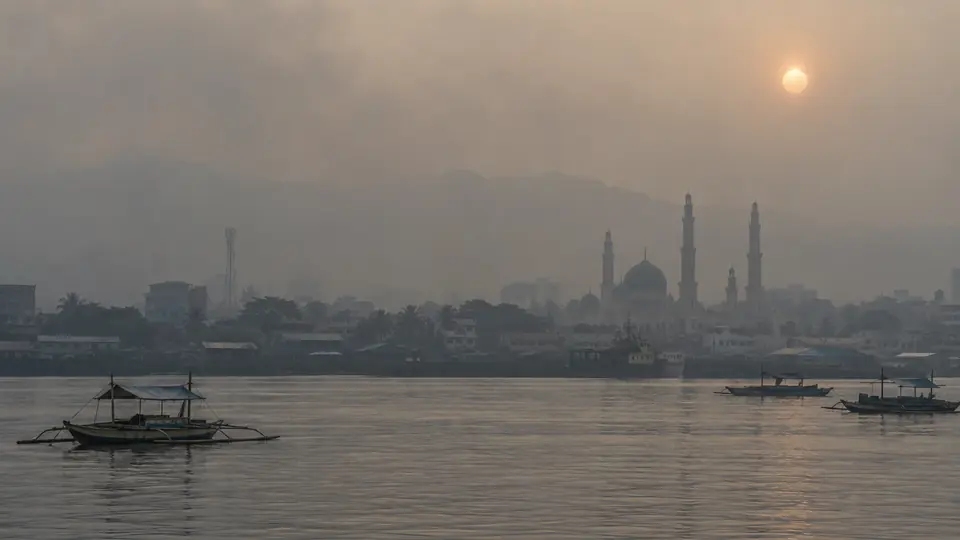 Zamboanga City Air Hits the Emergency Band at Noon as Indonesian Haze Returns to Mindanao image